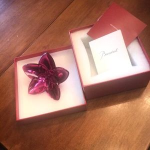 Baccarat crystal flower in Peony